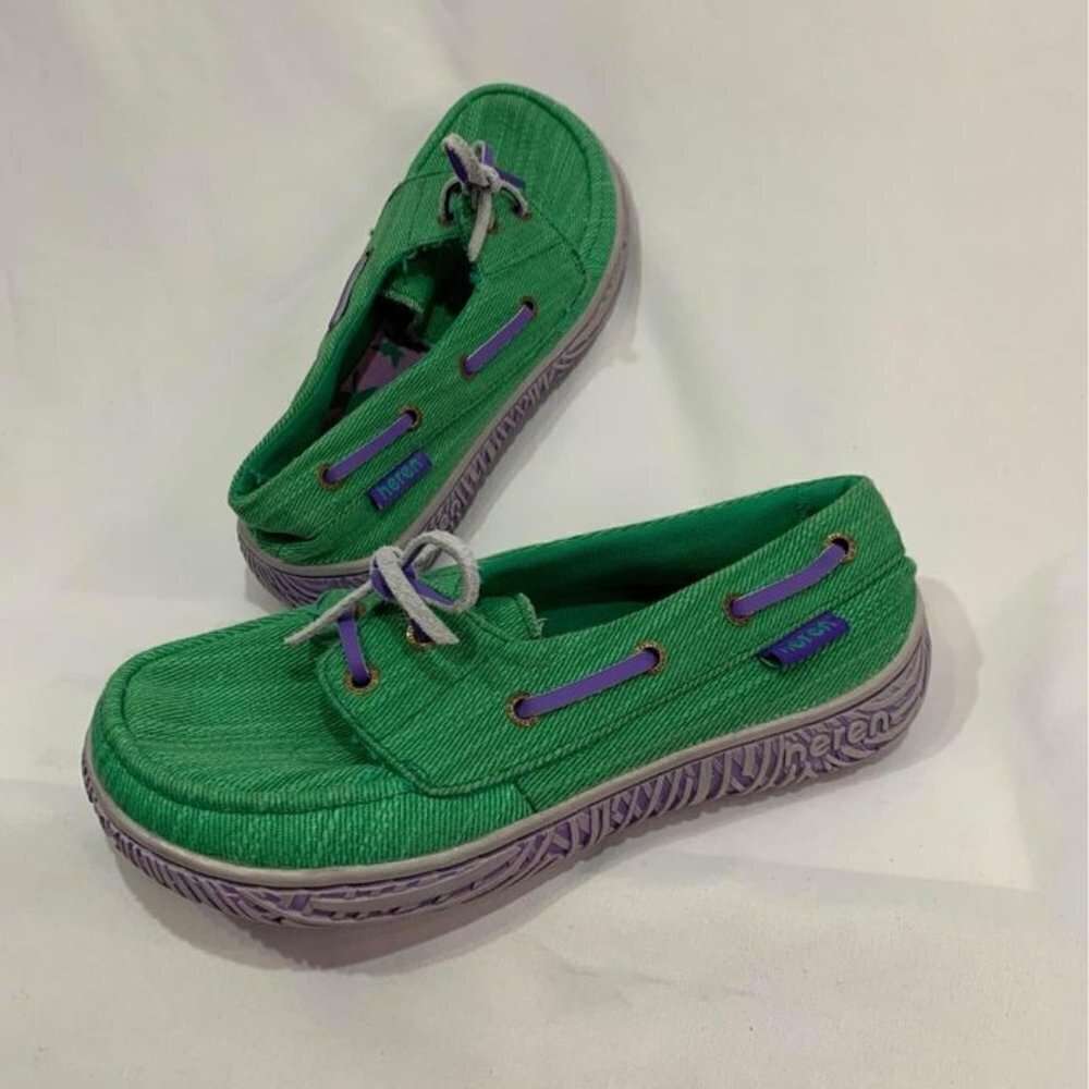HEREN Boys Boat Shoes. Green/purple. Thick Sole For Comfort/wear. Leather Tie.